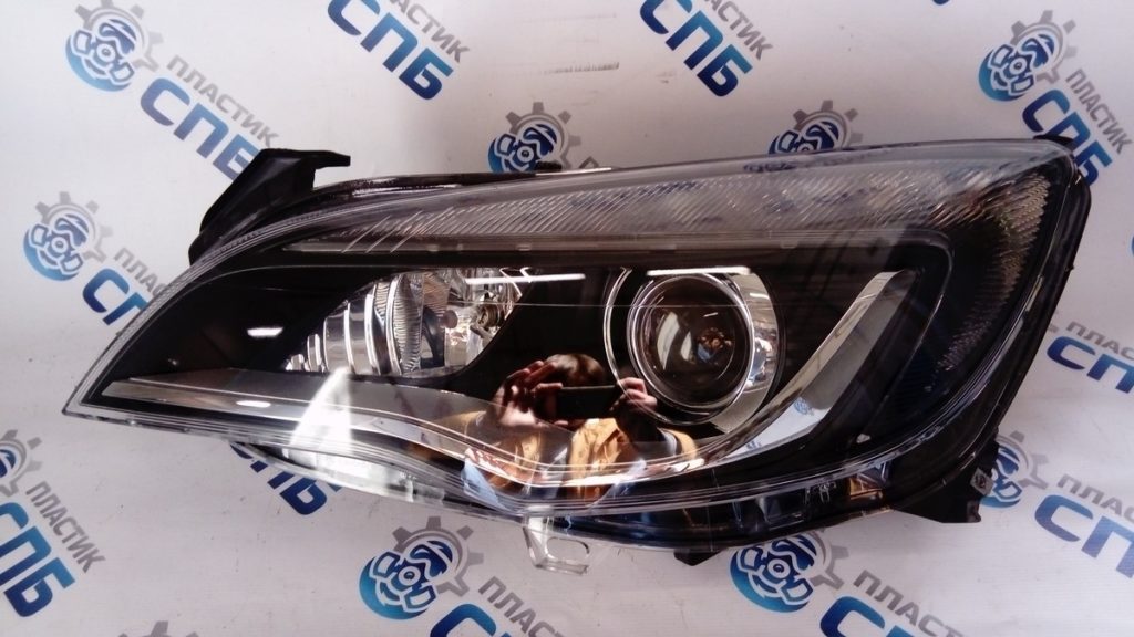 Ремонт креплений и замена стекла Opel Astra j, цена в СПб