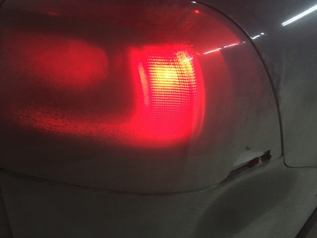 Ремонт заднего фонаря Volkswagen Touareg, цена в Спб до ремонта